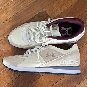 Under Armour Men’s essential runner sneakers size 10.5